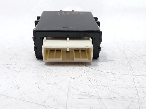 Used Electronic module TOYOTA YARIS (_P13_) 1.5 (NSP131_) (112 hp) 18841782