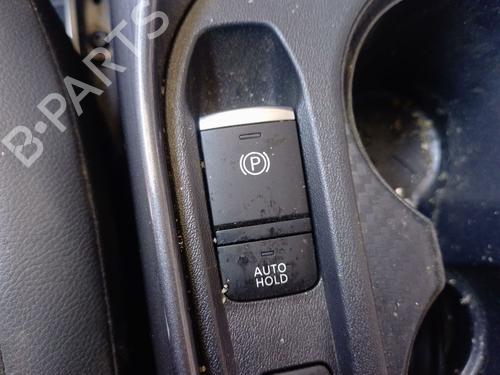 hand-brake-nissan-juke-f16_-2019-36643227 main image