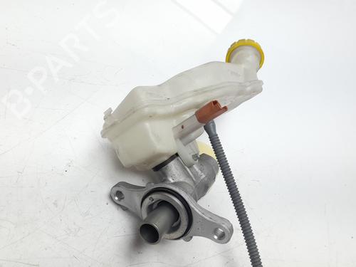Used Brake master cylinder Brake master cylinder PEUGEOT 208 I (CA_, CC_) [2012-2021] 7437642 7437642
