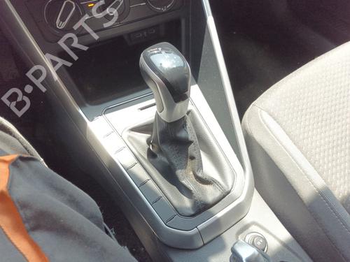 Used Gear lever VW POLO VI (AW1, BZ1, AE1) 1.0 TSI (95 hp) 26549969