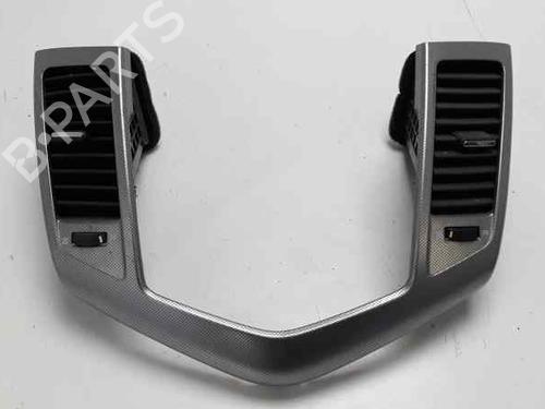 Air vent CHEVROLET CRUZE (J300) 2.0 CDI (150 hp) 94567908 | 94567908 |