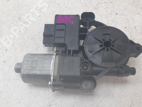 Rudehejsemotor bagstkærm højre Rudehejsemotor bagstkærm højre VW POLO VI (AW1, BZ1, AE1) 1.0 TSI (95 hp) 35895610 35895610