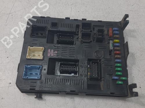 Used Fuse box Fuse box 32019453 32019453