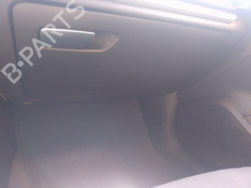 Used Glove box Glove box AUDI A3 Sportback (8VA, 8VF) 1.6 TDI (105 hp) 40021075 40021075