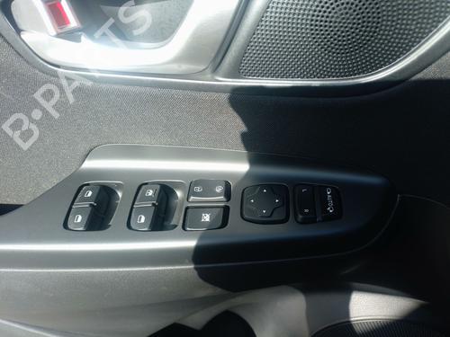 Used Left front window switch Left front window switch 39023003 39023003