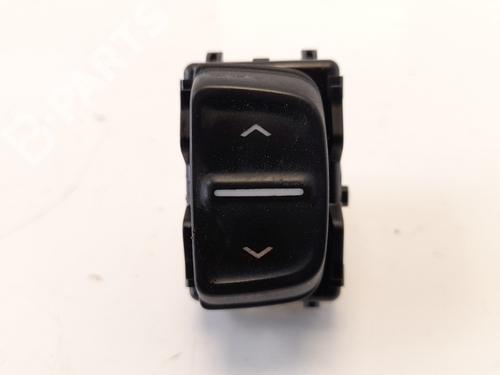 Used Right front window switch Right front window switch DACIA SANDERO II 1.2 (75 hp) 7664137 7664137