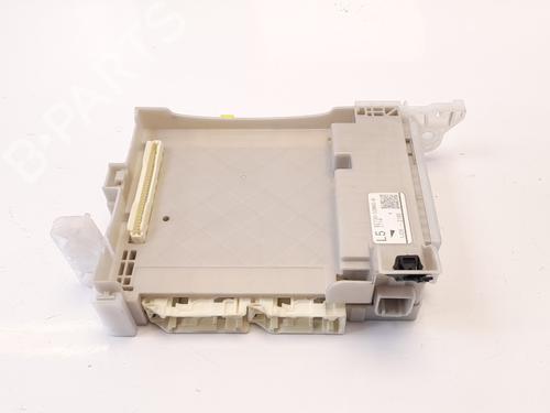 Used Fuse box TOYOTA YARIS (_P13_) 1.0 (KSP130_, KSP130) (69 hp) 7112807