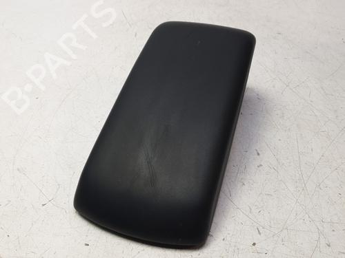 Used Armrest / Center console Armrest / Center console CITROËN C4 III (BA_, BB_, BC_) 1.2 PureTech 130 (BAHNSA, BAHNSB) (130 hp) 28168829 28168829