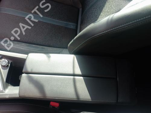 Used Armrest / Center console Armrest / Center console 39407419 39407419