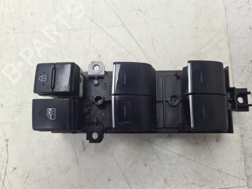 Used Left front window switch Left front window switch TOYOTA COROLLA Saloon (_E21_) 1.8 VVTi Hybrid (ZWE211, MZEA12) (98 hp) 38176928 38176928