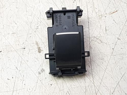 Used Left rear window switch Left rear window switch TOYOTA COROLLA Hatchback (_E21_, _EA1_, _EH1_) 1.8 Hybrid (ZWE211) (98 hp) 29831516 29831516