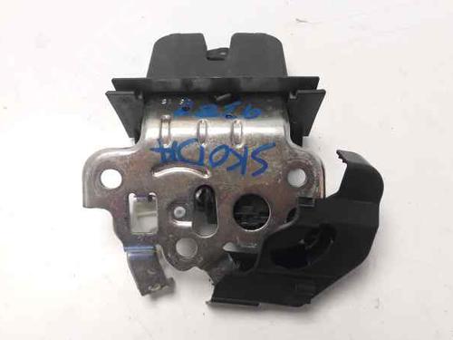 Used Tailgate lock SKODA RAPID (NH3, NK3, NK6) 1.6 TDI (105 hp) 5831574