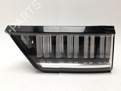 right-tailgate-light-lynk-co-01-2017-34289302 main image