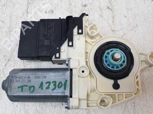 Rudehejsemotor bagstkærm højre SEAT LEON (1P1) 2.0 TDI 16V (140 hp) 30103646