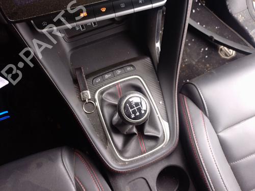 Used Gear lever Gear lever MG MG ZS SUV (AZS1) 1.5 VTi (114 hp) 34194625 34194625