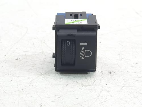 Used Headlight switch TOYOTA YARIS (_P21_, _PA1_, _PH1_) 1.5 (MXPA11) (125 hp) 32853106