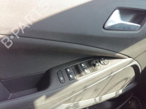 Used Left front window switch OPEL CROSSLAND X / CROSSLAND (P17, P2QO) 1.2 (75) (110 hp) 26322366