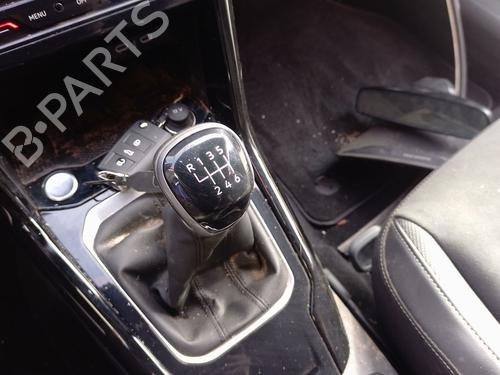 Used Gear lever VW T-ROC (A11, D11) 1.0 TSI (116 hp) 31345785