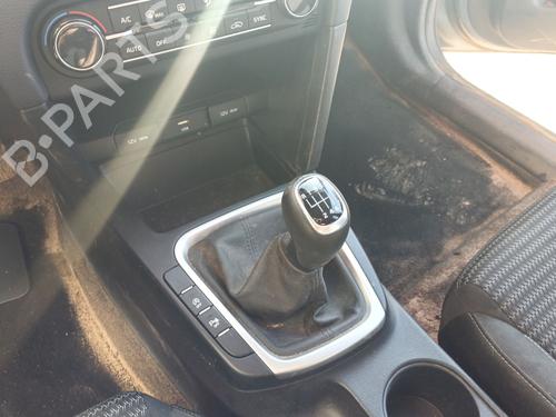 Used Gear lever KIA XCEED (CD) 1.0 T-GDI (120 hp) 28583676
