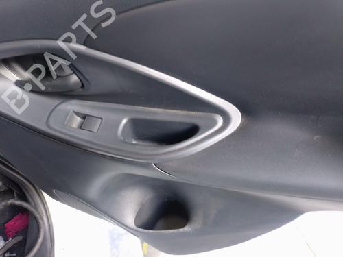 Højre bagtil elrude kontakt Højre bagtil elrude kontakt TOYOTA YARIS (_P21_, _PA1_, _PH1_) 1.5 (MXPA11) (125 hp) 37152594 37152594