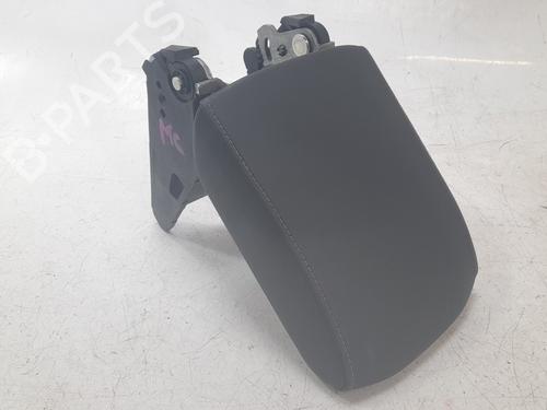 Used Armrest / Center console Armrest / Center console VW T-ROC (A11, D11) 2.0 TDI (150 hp) 32019429 32019429