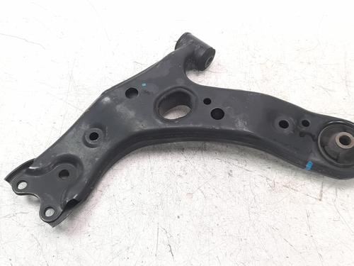 Used Right front suspension arm TOYOTA AURIS (_E18_) 1.4 D-4D (NDE180_, NDE180R) (90 hp) 22336901