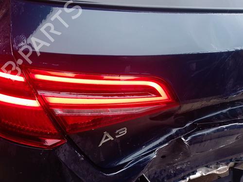 Feu de coffre gauche AUDI A3 (8V1, 8VK) 1.6 TDI (115 hp) 32068572