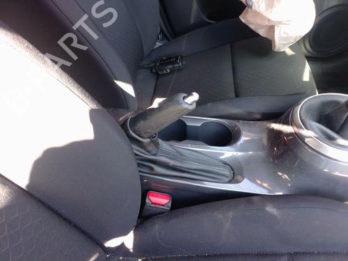 hand-brake-nissan-juke-f16_-2019-32868123 main image