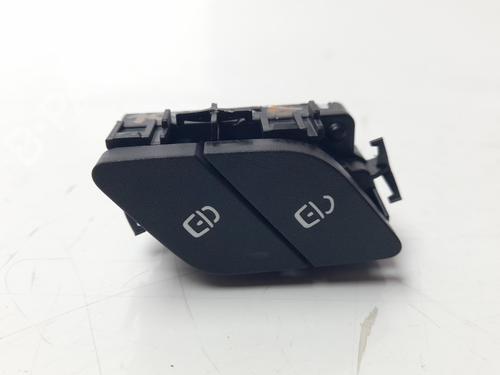 Used Switch MERCEDES-BENZ CLA (C118) CLA 180 (118.384) (136 hp) 7515990