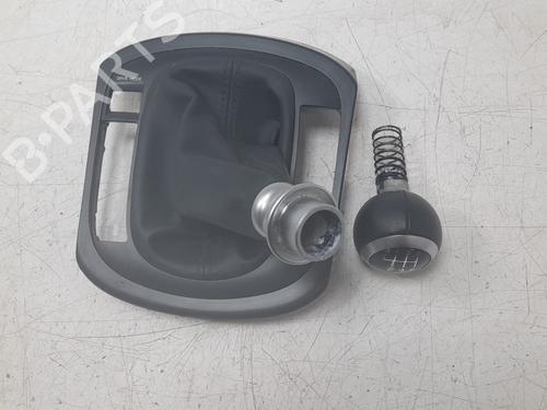 Used Shift knob Shift knob HYUNDAI KONA (OS, OSE, OSI) 1.0 T-GDi (120 hp) 33818821 33818821