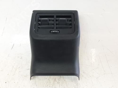 Used Air vent VW TIGUAN (AD1, AX1) 1.4 TSI (125 hp) 30204645