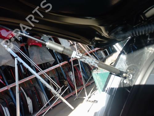 tailgate-lift-support-toyota-yaris-_p21_-_pa1_-_ph1_-2020-37074773 main image