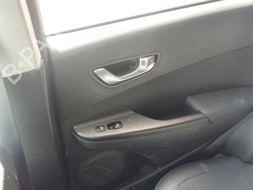 Used Right rear window switch HYUNDAI KONA (OS, OSE, OSI) [2017-2023]  28804648