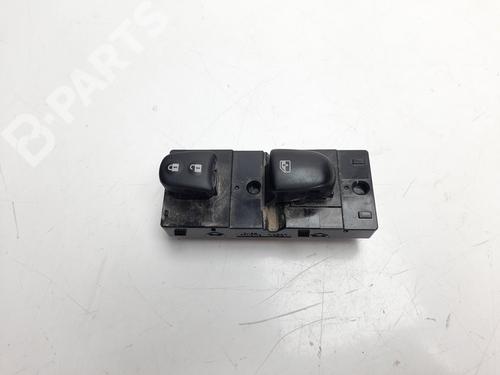 Used Right front window switch Right front window switch RENAULT KADJAR (HA_, HL_) 1.2 TCe 130 (HLMR) (130 hp) 7228601 7228601