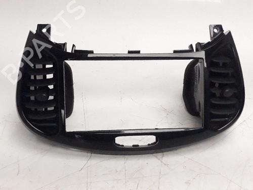 Air vent NISSAN JUKE (F15) 1.2 DIG-T (115 hp) 68260BX80A | 68260BX80A |