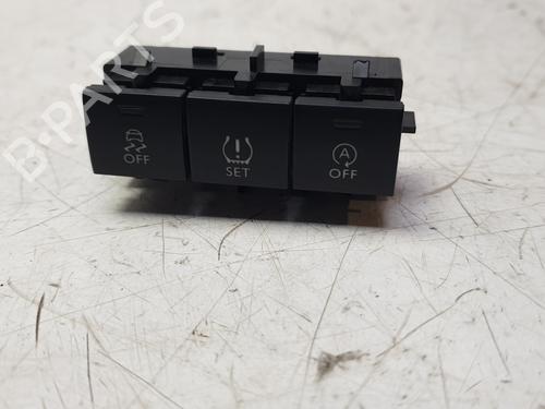 Used Switch PEUGEOT EXPERT Bus (V_) 1.6 BlueHDi 115 (115 hp) 32520453