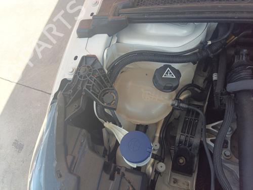 Used Expansion tank OPEL CORSA F (P2JO) 1.2 (68) (101 hp) 27624452