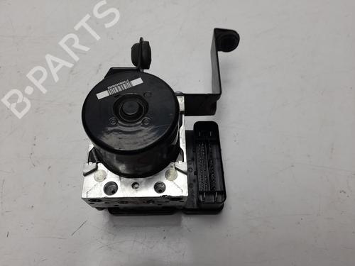 Used ABS pump VOLVO V40 Hatchback (525) D2 (114 hp) 7233839