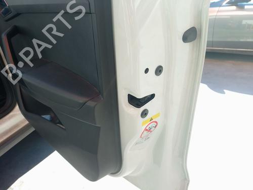 front-right-lock-seat-arona-kj7-kjp-2017-33628822 main image