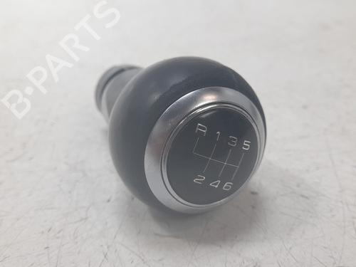 shift-knob-audi-a4-b9-avant-8w5-8wd-2015-33843978 main image