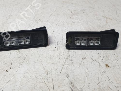 Éclairage de plaque d'immatriculation SEAT LEON (5F1) 1.5 TSI (150 hp) 32294759