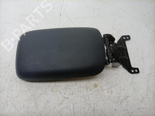 Used Armrest / Center console Armrest / Center console 32673613 32673613