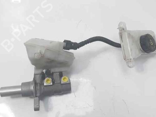 Used Brake master cylinder PEUGEOT 308 II (LB_, LP_, LW_, LH_, L3_) [2013-2021]  6810042