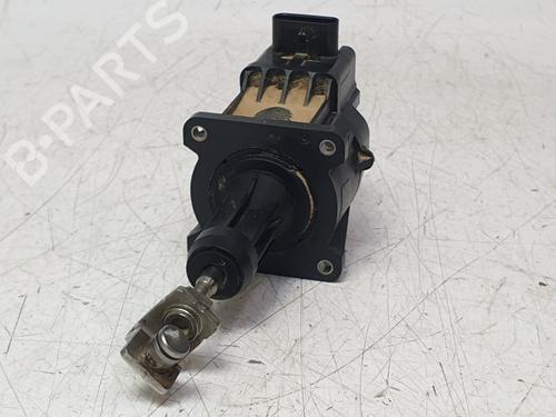 BP32163883O1 main image