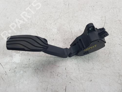 pedal-nissan-juke-f16_-2019-34583155 main image