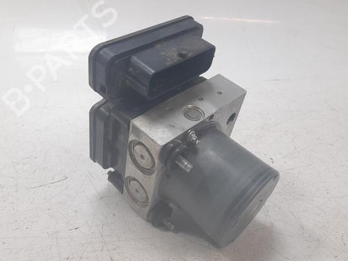 Used ABS pump ABS pump RENAULT CLIO V (B7_) 1.0 LPG (B7MT) (101 hp) 32868012 32868012