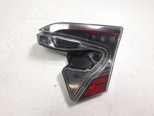right-tailgate-light-toyota-c-hr-_x1_-2016-27459348 main image