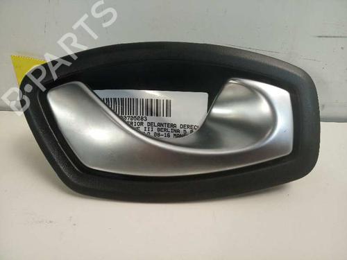 Høyre foran invendig håndtak RENAULT MEGANE III Hatchback (BZ0/1_, B3_) 1.5 dCi (BZ09, BZ0D, BZ1W, BZ29, BZ14) (110 hp) 3209855