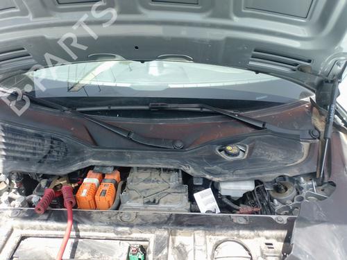 front-windshield-wiper-arm-porsche-taycan-y1a-2019-37874709 main image