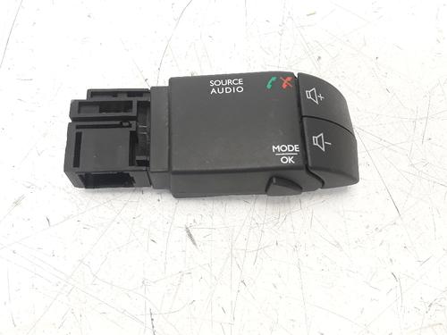 Used Switch RENAULT CLIO IV (BH_) [2012-2021]  15528552